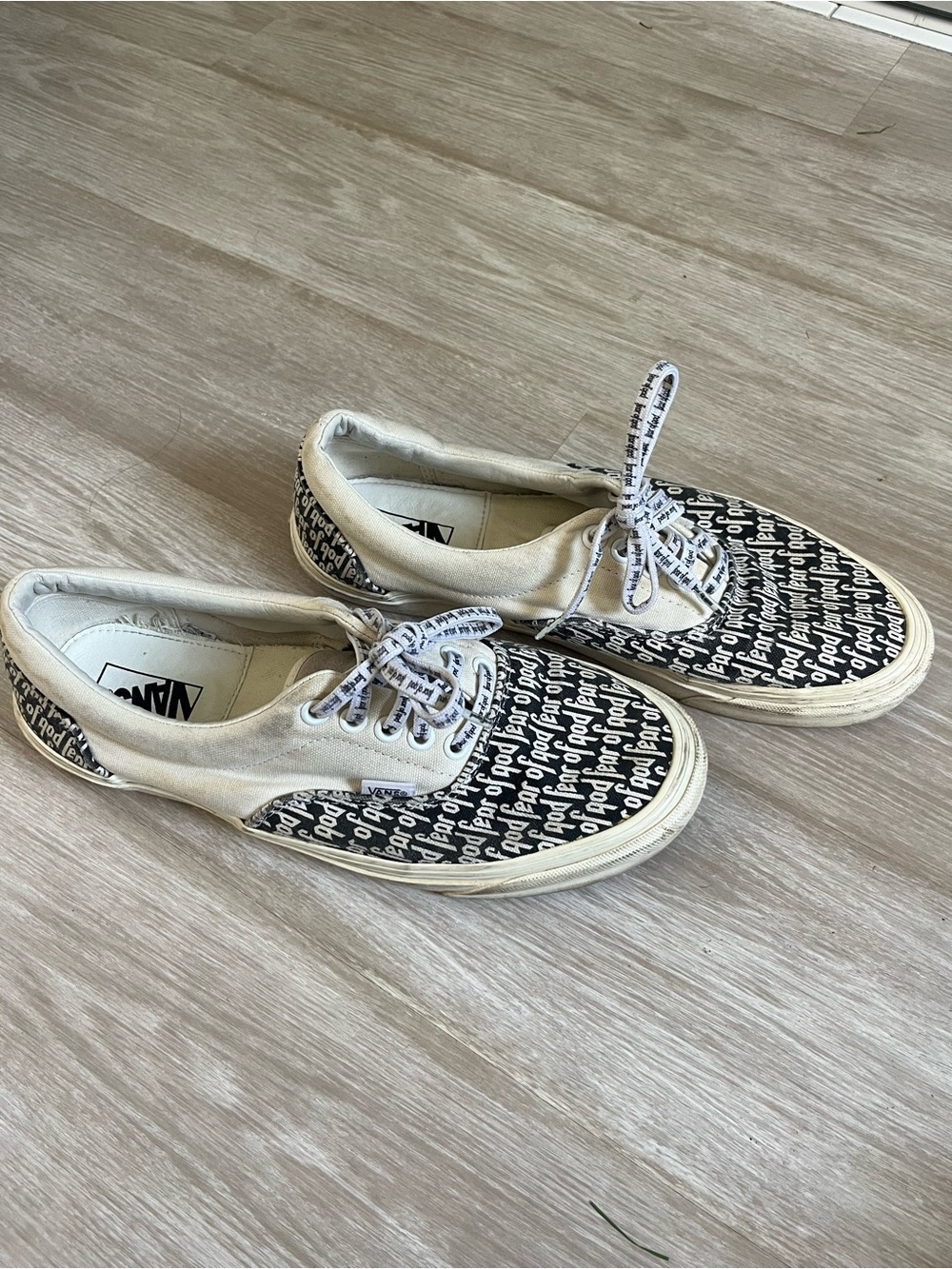 Vans FEAR OF GOD Low-Top Sneakers in Black & White Logo Print